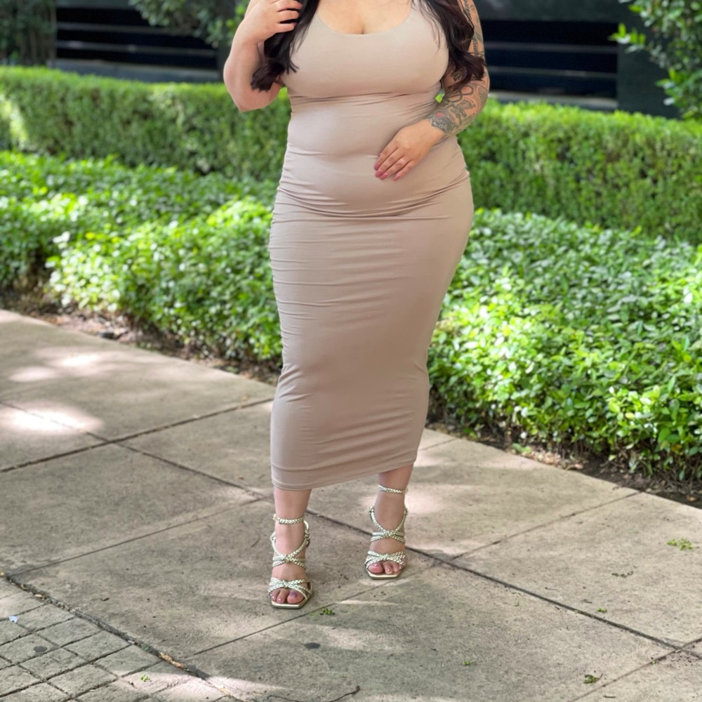 Fashion Nova Maxi dress/Bodycon